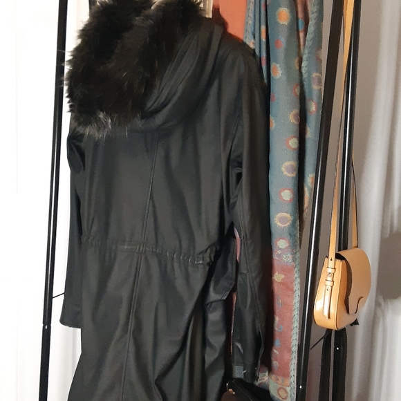 🌺Moving Sale!🪴 Black Faux Fur lined rain coat - Picture 2 of 7